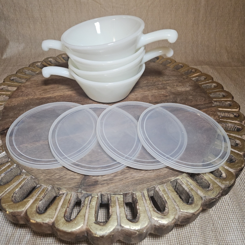 Vintage USA Anchor Hocking Ovenproof White Soup Bowls w/ Lids Milk Glass Set 4